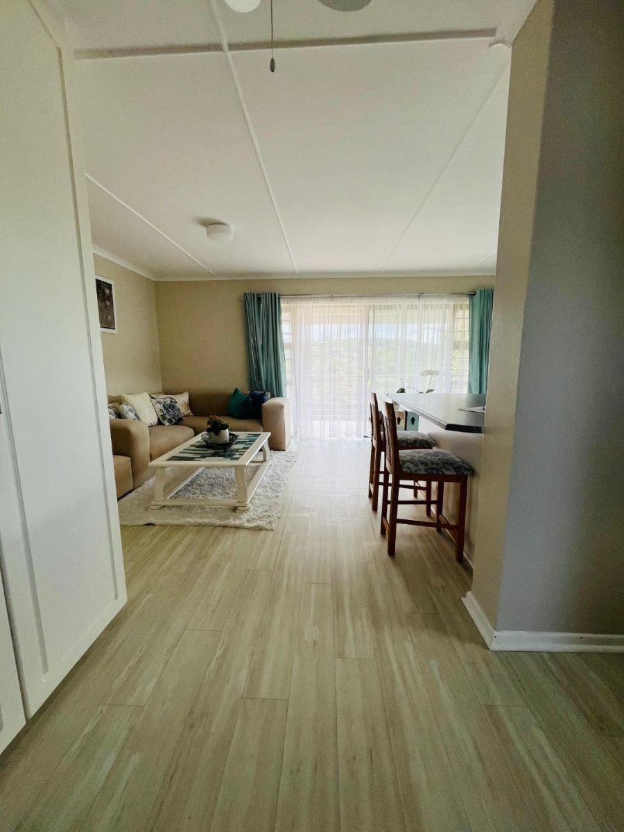 6 Bedroom Property for Sale in Gonubie Eastern Cape